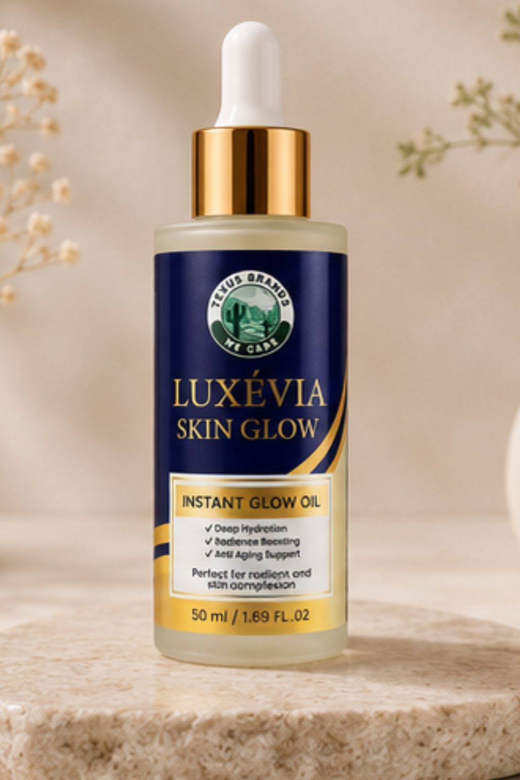 LUXEVIA Skin Glow with dried flowers LUXEVIA Skin Glow 50ml bottle with dried flowers on a neutral background